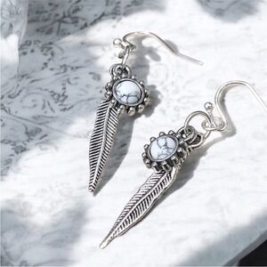 5 For $25💫Santa Fe Boho Chic White Marbled Medallion Feather Dangles